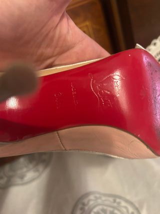 Zapatos Christian Louboutin Beige Talla 35