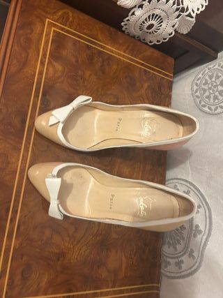 Zapatos Christian Louboutin Beige Talla 35