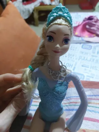 Bambola Elsa Spara Ghiaccio Mattel 2014
