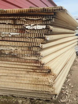 Planchas de plástico alveolar