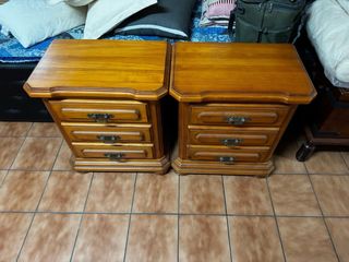 Comodini in legno massello