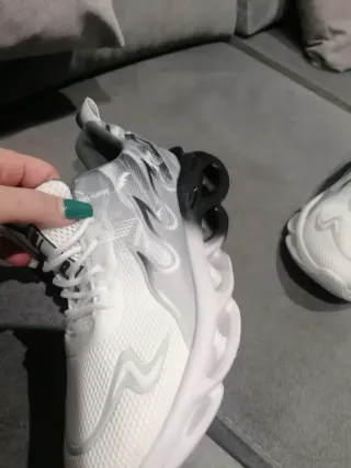 Zapatillas deportivas hombre grises y blancas