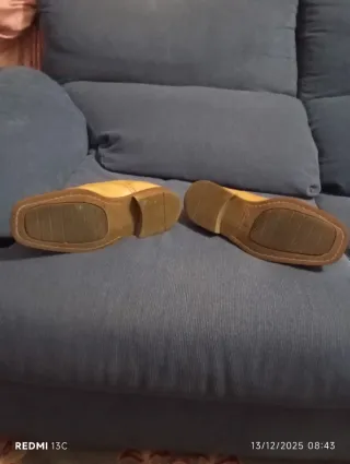 Zapatos clásicos beige/amarillo