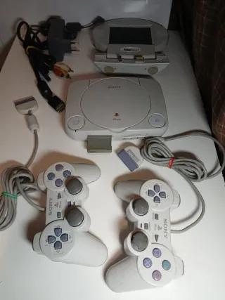 Consola PS one Sony + 2 mandos y juego