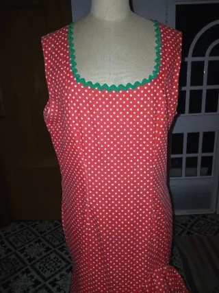 Vestido de flamenca rojo lunares