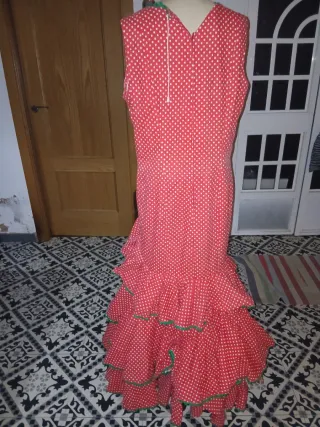 Vestido de flamenca rojo lunares