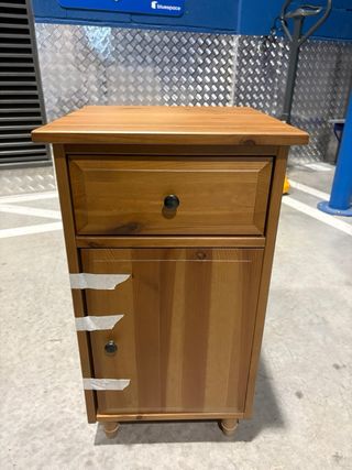 Comodini Ikea in legno modello Hemnes