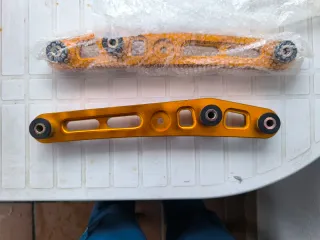 Brazos de suspensión dorados honda civic