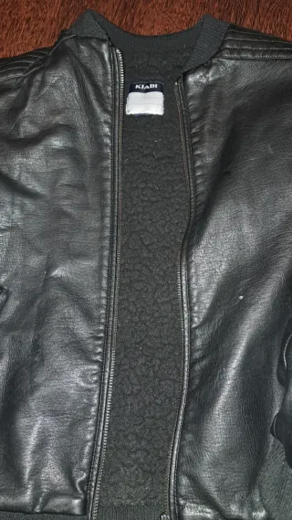 Cazadora negra forrada Kiabi