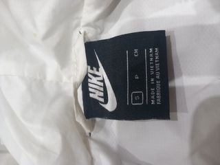 Cortavientos Nike Blanco y Negro