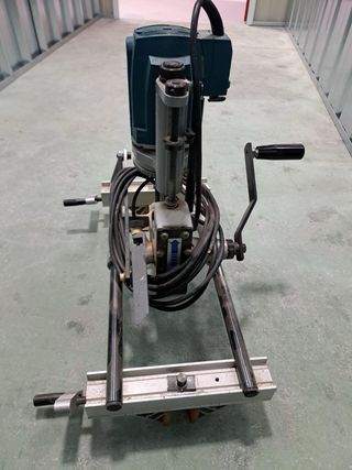 Fresadora de cajas para cerraduras