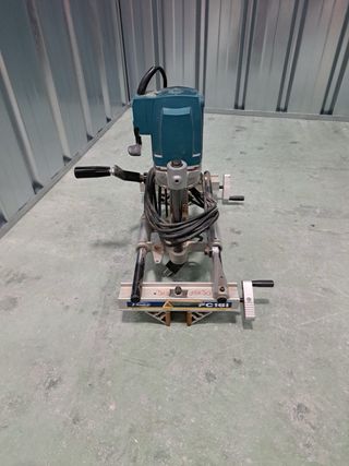 Fresadora de cajas para cerraduras