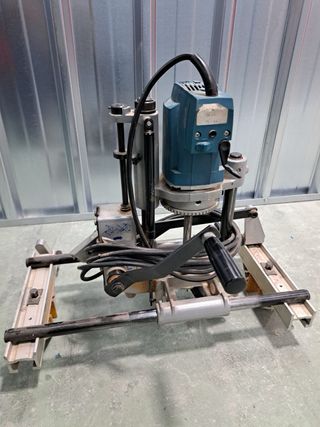 Fresadora de cajas para cerraduras