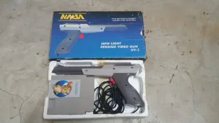 Pistola Videojuegos NASA y 5 Cartuchos.