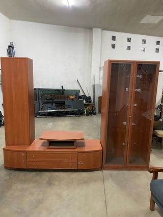 Mueble de comedor modular madera y cristal