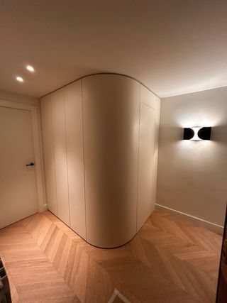 Alicatado ,mesas de hormigon , cocinas tipo isla