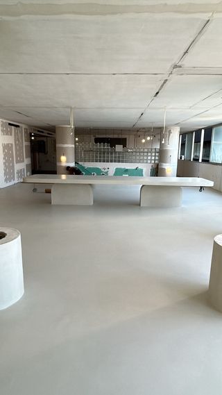 Alicatado ,mesas de hormigon , cocinas tipo isla