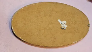 Relieve Vintage Francés Dama Tocando Laúd estaño