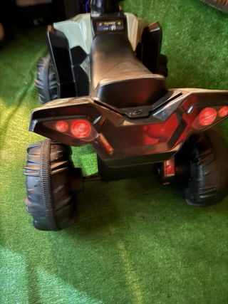 Quad eléctrico infantil Feber