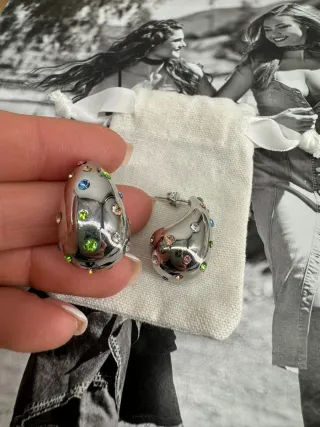 Pendientes Plateados con Piedras Multicolor