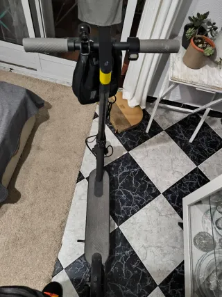 Xiaomi MI Scooter 1S eléctrico en muy buen estado