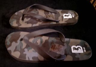Vendo Chanclas Brandit Camuflaje negro 42 NUEVAS