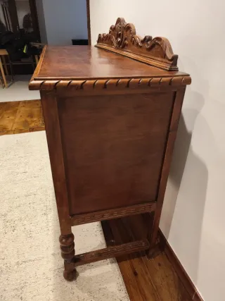 Aparador antiguo madera tallada S.XIX-XX