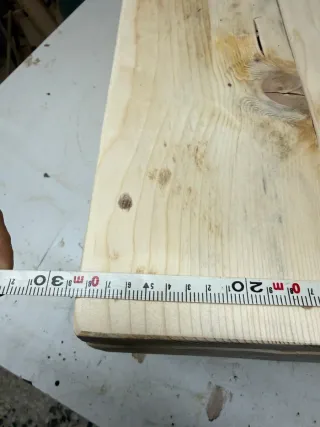 Banco de madera artesanal