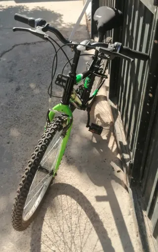 Bicicleta Montaña Verde y Negra