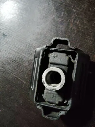 Taco motor delantero izquierdo Citroen AX