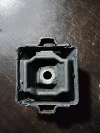 Taco motor delantero izquierdo Citroen AX