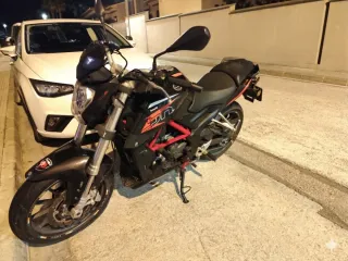 Moto Benelli 251 BN ABS Naked o cambio por coche