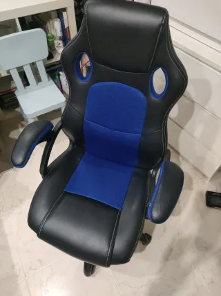 Silla de escritorio negra y azul