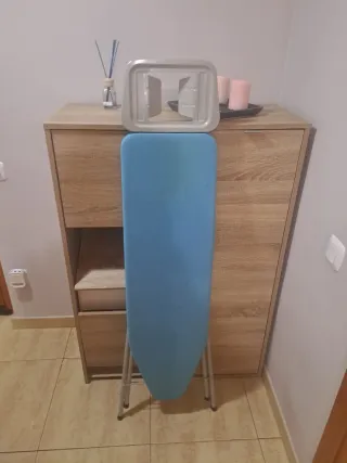 Tabla de planchar azul plegable