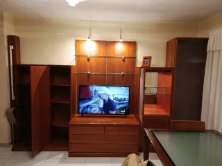 Mueble de comedor madera y cristal