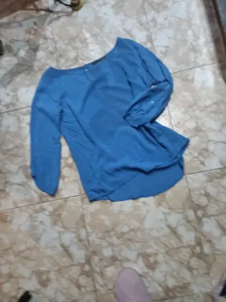 Blusa azul manga larga