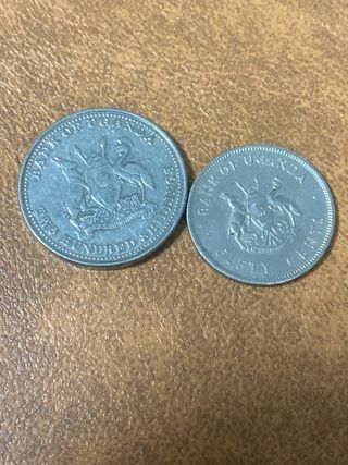 2 Monedas de Uganda