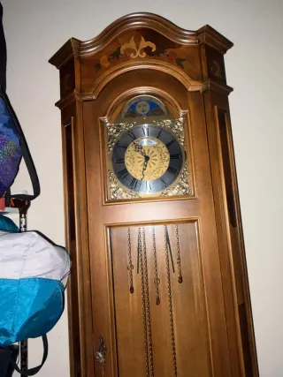 Reloj de pie antiguo madera