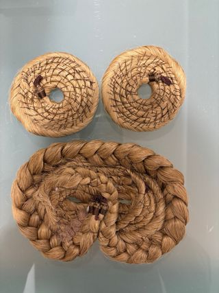 Lote Niña: Aderezo + Peinetas + Moños Fallera