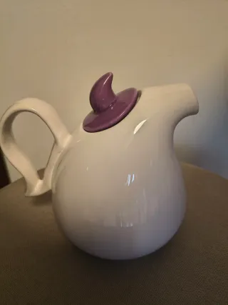 Caffettiera e 4 tazzine decorate