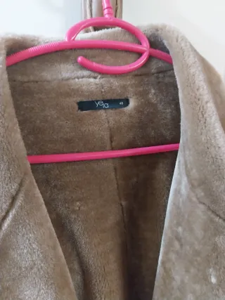 Chaquetón pelliza ligero beige/marrón