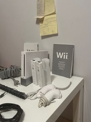 Consola Wii COMPLETA + 2 mandos + HDMI + Manuales