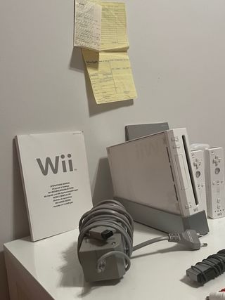 Consola Wii COMPLETA + 2 mandos + HDMI + Manuales