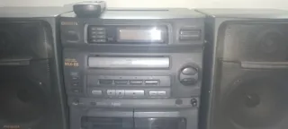 Equipo de música Aiwa con CD y doble cassette