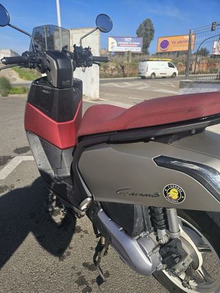 Moto Scooter Ariic Gemma 125
