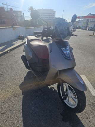 Moto Scooter Ariic Gemma 125