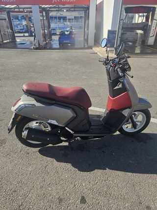 Moto Scooter Ariic Gemma 125