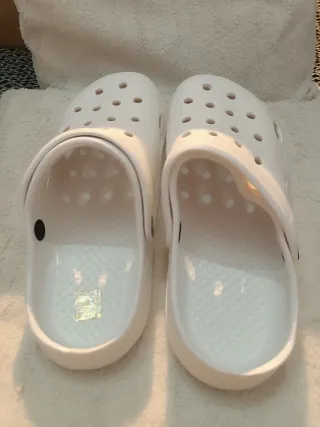 Zuecos Crocs Blancos