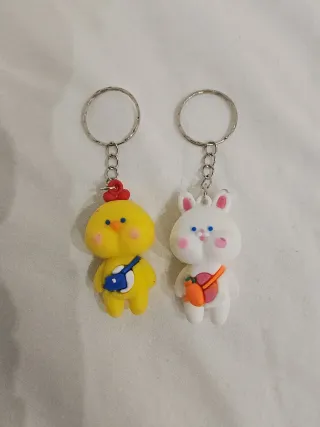 Llaveros pollo y conejo