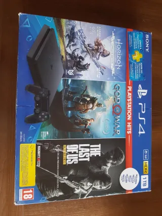PS4 Slim 1TB Negra +Dos Mandos Azul y otro negro